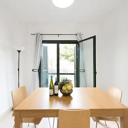 Center 2 Bedroom Modern Apartment